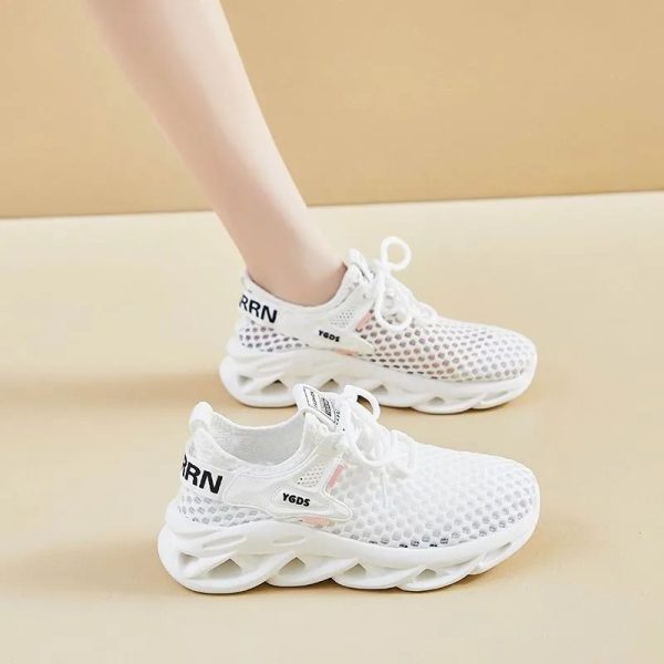 Summer Fly-knit Sneakers Versatile Mesh Breathable - 图片 3